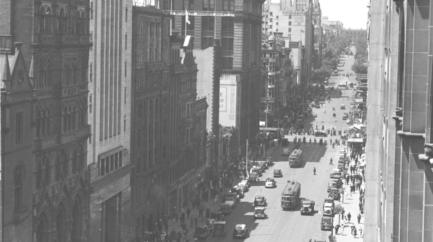 Black and white photograph of Melbourne cityscape in the 1930s. 